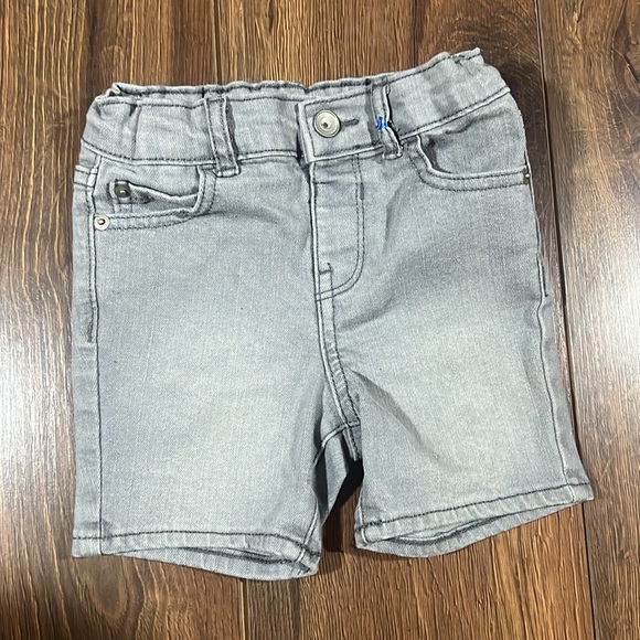 Children's Place 18-24 Mths Denim shorts - Picture 2 of 7